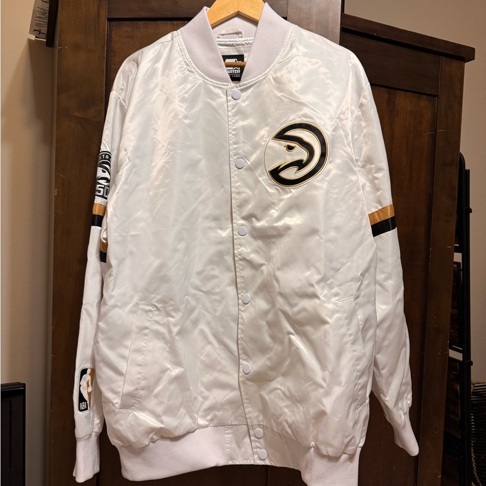 Black Label Atlanta Hawks Satin STARTER Bomber Jacket - Picture 2 of 7